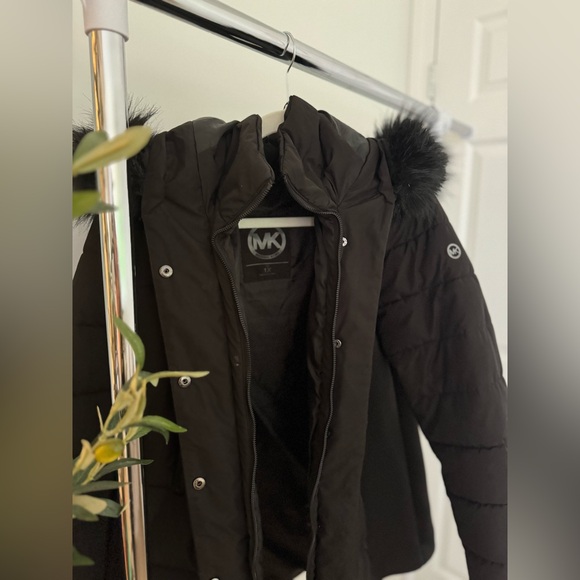 Micheal Kors MICHEAL KORS PLUS SIZED Women's Faux-Fur-Trim Hooded Puffer Coat - Picture 2 of 4